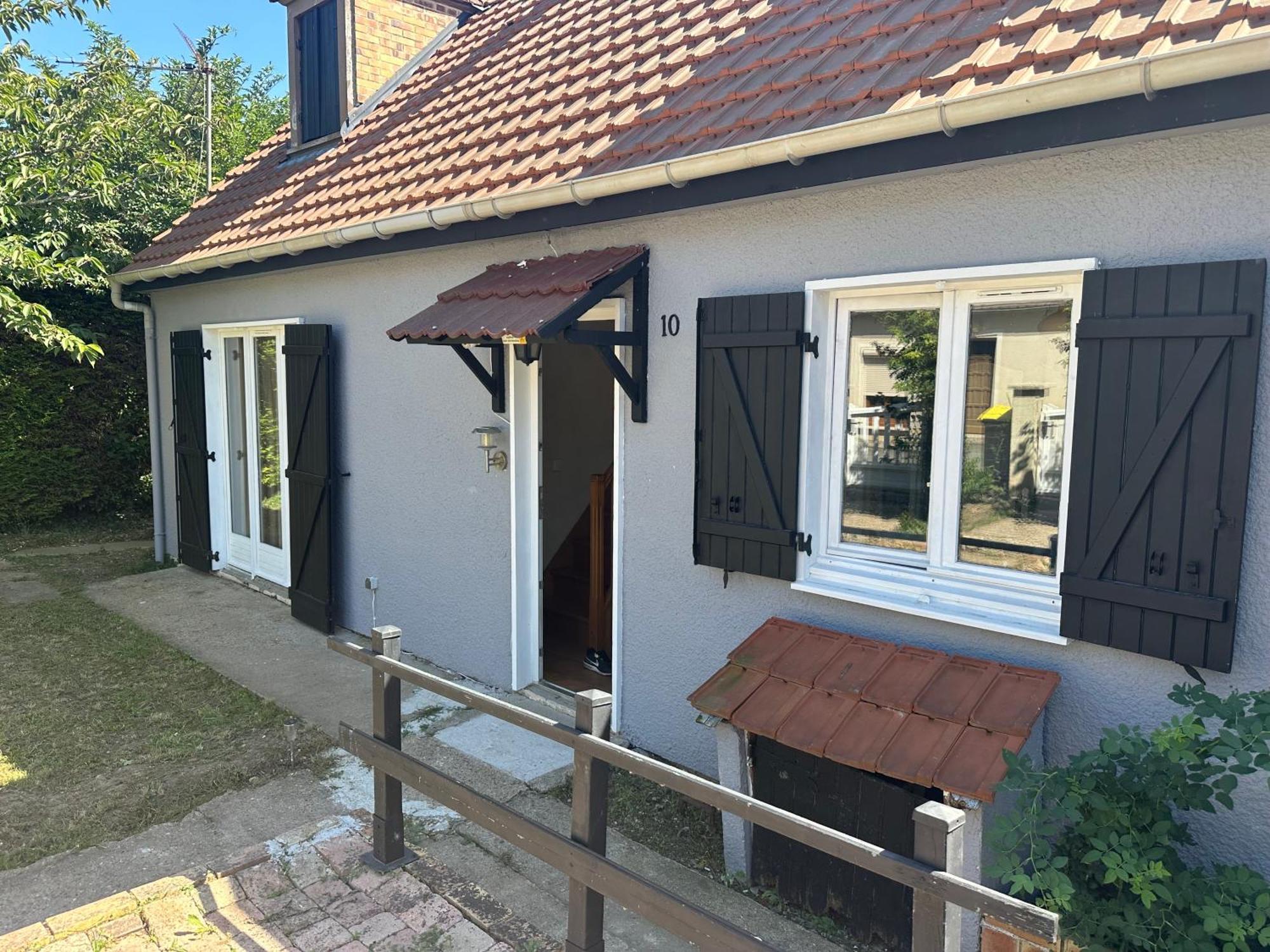 Ferienhaus In Quiet Village Congerville-Thionville